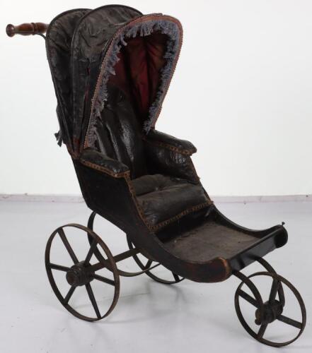 A good Victorian child’s Dolls pram