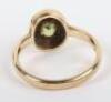 A 9ct gold and peridot single stone ring - 4