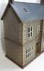 A good painted wooden Dolls House, English late 19th century, - 4