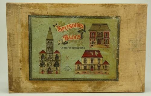 A boxed set of ‘Splendides Blocs, cubes, construction’, French early 20th century,