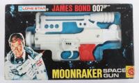 Lone Star No. 1207 Roger Moore James Bond 007 Moonraker Space Gun