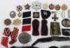 A mixed lot of WWII badges, cloth insignia, some reproduction - 5