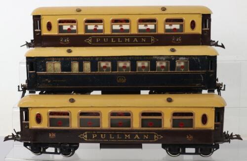 Three No.2 Hornby Series 0 gauge passenger coaches