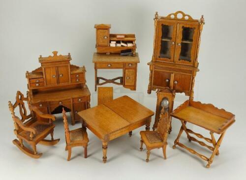 Schneegas Dolls House furniture, German 1890s,