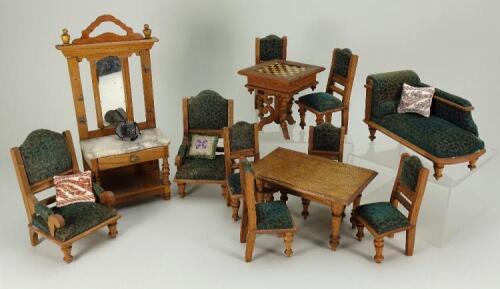 Schneegas Dolls House furniture, German 1890s,