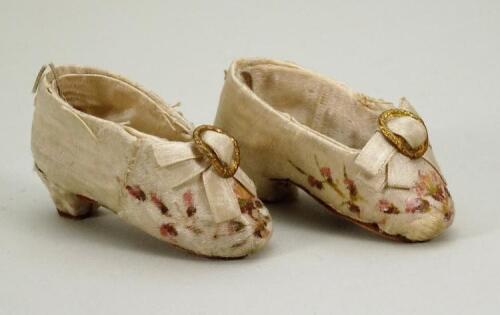 Rare early pair of 19th century ivory cream silk doll shoes,