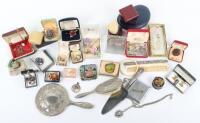 A mixed lot of costume jewellery and related effects