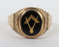 A 9ct gold masonic ring