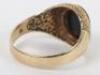 A 9ct gold masonic ring - 7