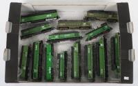 Collection of playworn HO gauge American locomotive and rolling stock