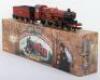 Hornby 00 Gauge R2301 Hogwarts Express Locomotive Gold Plated Edition - 5