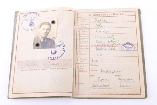 WW2 German Army Wehrpass of Normandy Defender in Nachrichten-Abteilung 709