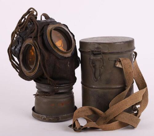 WW1 German M-1917 Gas Mask in Carry Tin