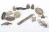 Mixed lot of brooches and silver thimbles