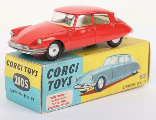 Corgi Toys 210S Citroen D.S. 19 with suspension