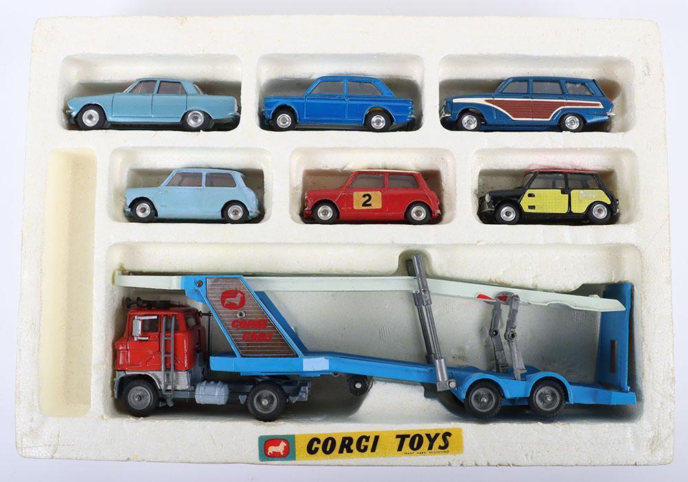 Corgi Gift Set 48 Car Transporter with 6 Cars