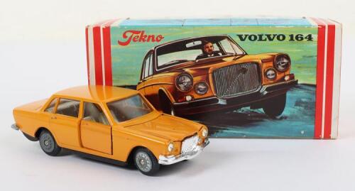 Tekno 838 Volvo 164 Saloon Car