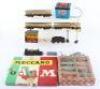 A Unboxed Triang 00 Gauge Rich Uncle Train Set