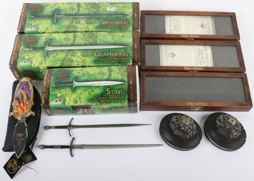 Quantity of miniature swords from Lord of The Rings