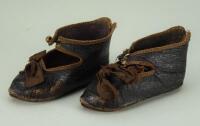Pair of size 9 brown leather Bebe Jumeau doll shoes with Bee mark,