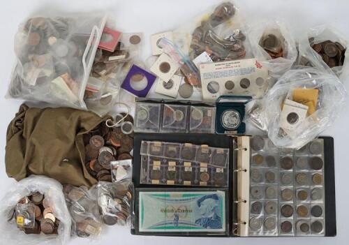 A large amount of GB and world coinage, mostly 20th century