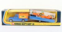 Corgi Gift set 19 Land-Rover, Nipper Aircraft and trailer ‘Corgi Flying Club’