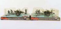 Two Dinky Toys Military 609 U.S. 105mm Howitzer with gun crew