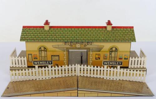 Hornby Series 0 gauge boxed No.4E Wembley station