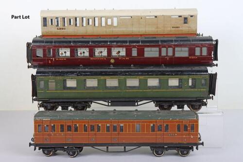 Collection of 0 gauge Passenger coaches