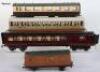 Collection of 0 gauge Passenger coaches - 2