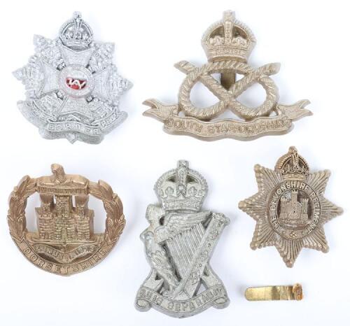 5x WW2 British Air Landing Regiment War Economy Plastic Cap Badges