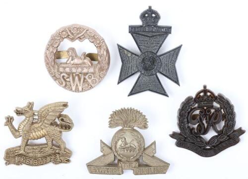 5x WW2 British War Economy Plastic Cap Badges