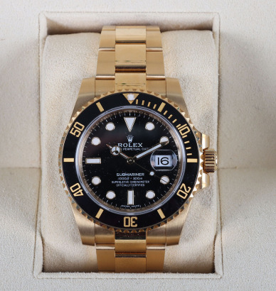 A Rolex Oyster Perpetual Date Submariner 18ct gold gentlemans wristwatch, reference no. 116618LN, serial no. L90A8xxx, circa 2019