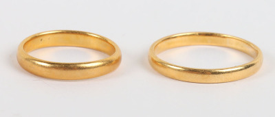 Two 22ct gold wedding bands - 3