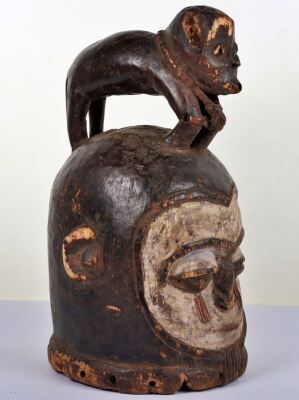 An African carved full helmet mask, possibly Ngontang from Gabon - 4