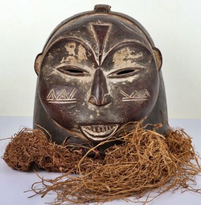 An African carved Fang full helmet mask