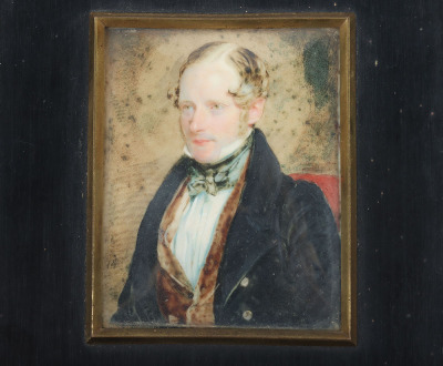 English School, 19th century, portrait miniature, gentleman in black coat and brown waistcoat and tied blue stock - 2