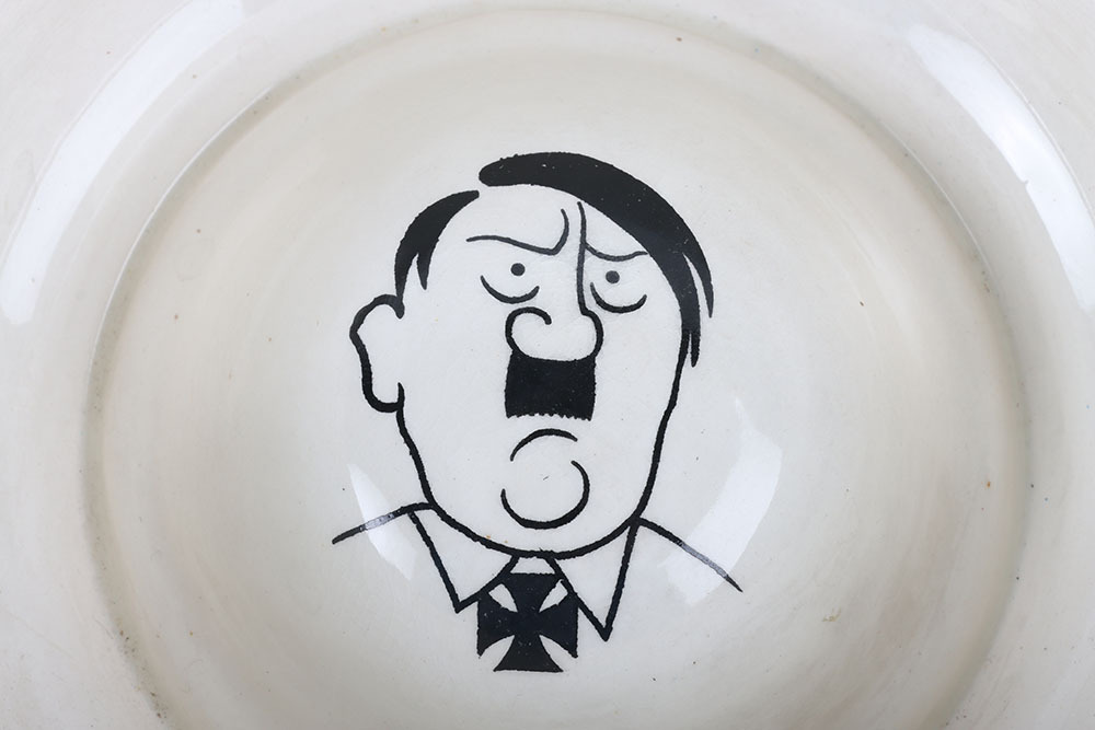 Fieldings Crown Devon WW2 Novelty Musical Chamber Pot