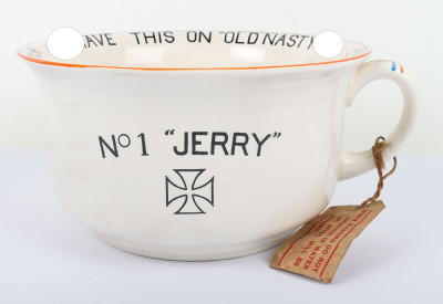 Fieldings Crown Devon WW2 Novelty Musical Chamber Pot - 7