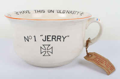 Fieldings Crown Devon WW2 Novelty Musical Chamber Pot - 10