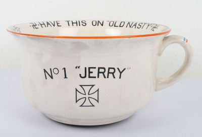 Fieldings Crown Devon WW2 Novelty Musical Chamber Pot - 8