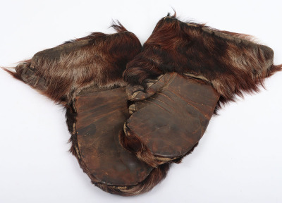 Pair of 19th Century American Frontiersman Bearskin Gloves Belonging to Dr W F Carver, Wild West Sharpshooter and Creator of Diving Horse Attraction - 4