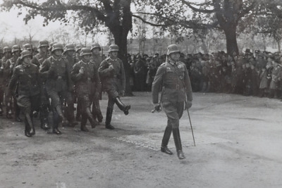 Impressive WW2 German Eastern Front Photograph Album - 36