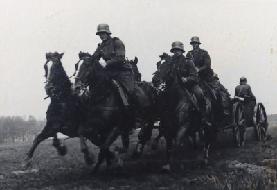 Impressive WW2 German Eastern Front Photograph Album - 41