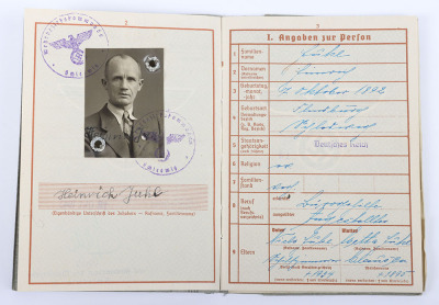 WW2 German Armed Forces Wehrpass Grouping - 9