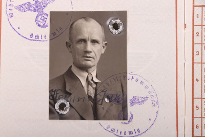 WW2 German Armed Forces Wehrpass Grouping - 10