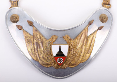 THIRD REICH VETERANS FLAG BEARERS GORGET - 2