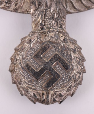 GERMAN WWII KRIEGSMARINE BREAST EAGLE IN METAL - 6