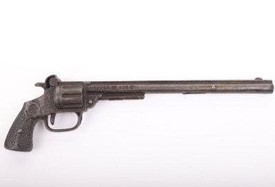 Buffalo Bill cast iron cap pistol