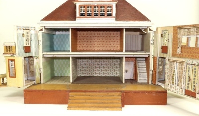 A Moritz Gottschalk model 6337 painted wooden red roof dolls house, German circa 1928, - 2